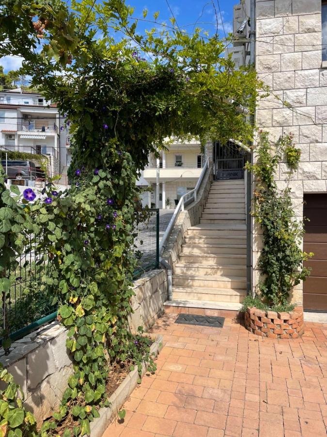 Apartmant Angel Wings Оміш Екстер'єр фото
